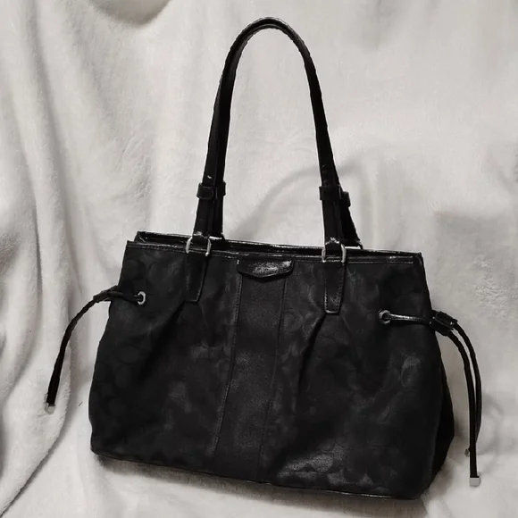 COACH 🐎SIGNATURE C Elegant Black Shoulder Bag! Vintage & EUC💕 - Picture 4 of 15